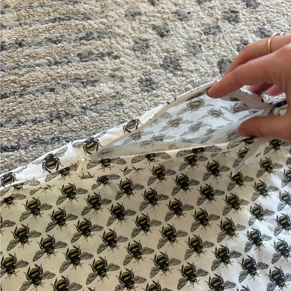 NWT H&M bee pillow case cover